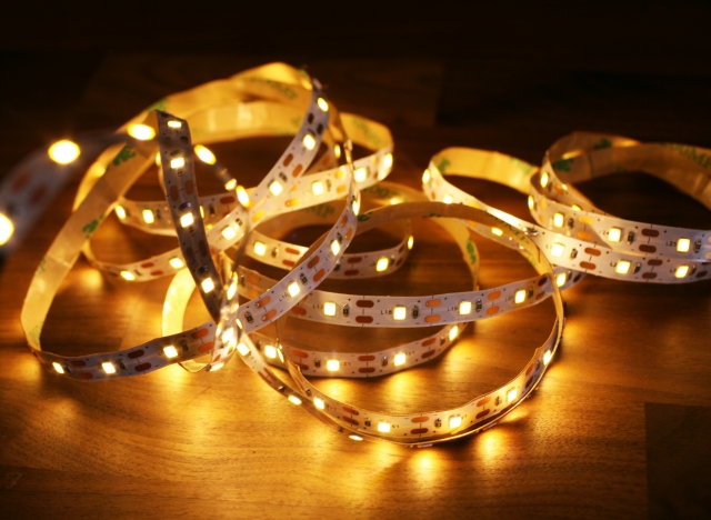 夜が映える部屋に！LEDテープライトで作る間接照明のコツ